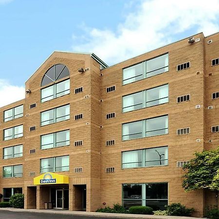 Days Inn By Wyndham Niagara Falls Lundys Lane Exteriör bild