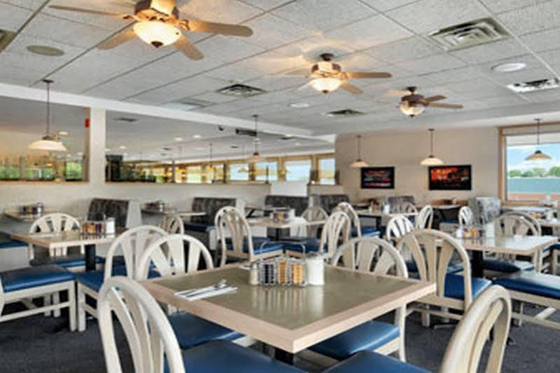 Days Inn By Wyndham Niagara Falls Lundys Lane Exteriör bild